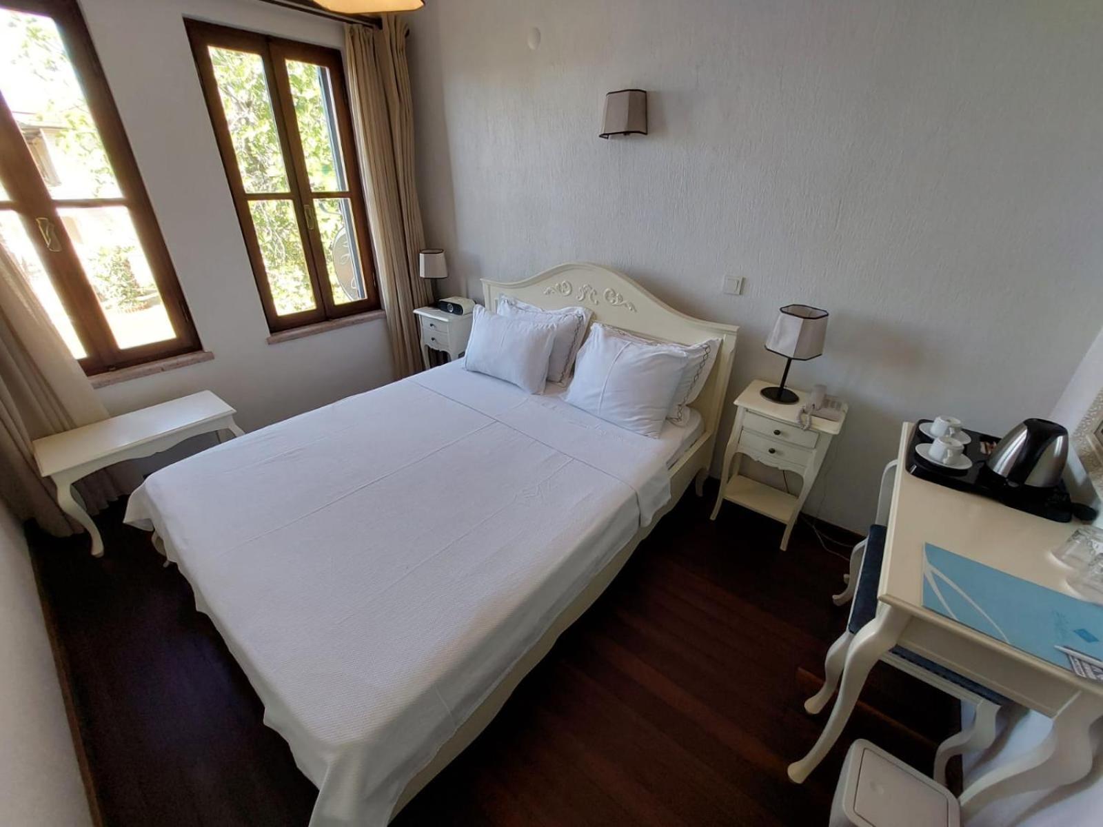 Ferahi Evler 3* Ayvalı